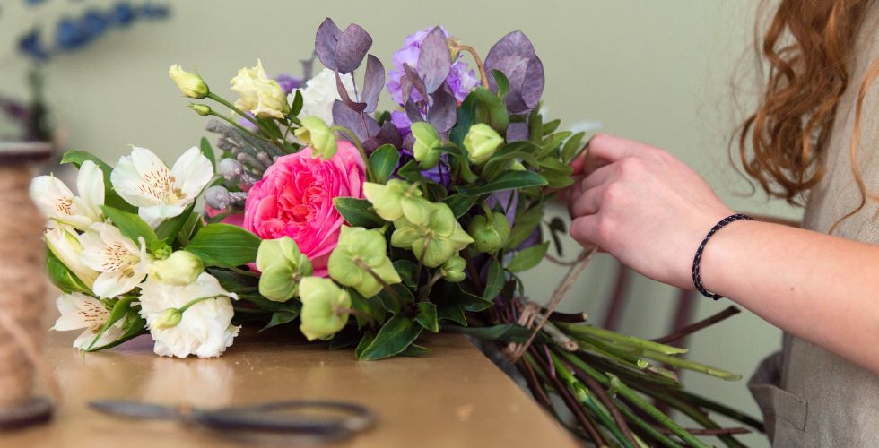 Hand-Tied Bouquets Made Easy